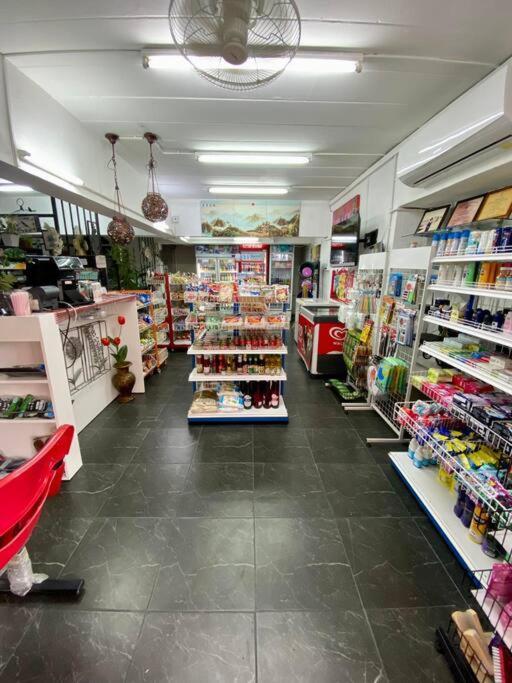 Ratanawong Place 823 Банкок Екстериор снимка